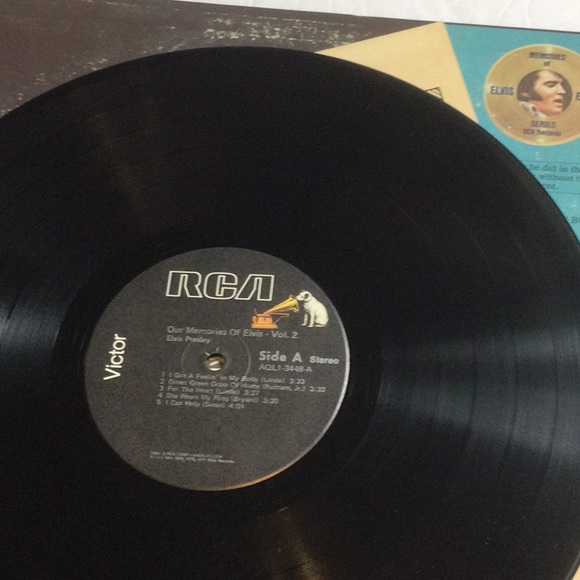 Our memories of Elvis volume 2 - Picture 3 of 3